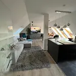 105 Qm Neues Klimatisiertes Fuer Familien Privater Parkplatz Chemnitz