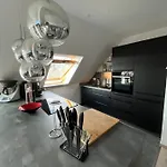 105 Qm Neues Klimatisiertes Fuer Familien Privater Parkplatz * Chemnitz