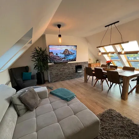 Apartmán 105 Qm Neues Klimatisiertes Fuer Familien Privater Parkplatz
