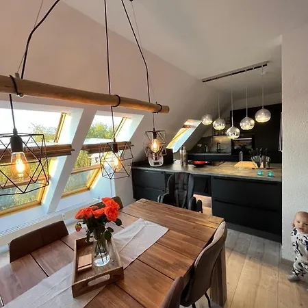 דירה 105 Qm Neues Klimatisiertes Fuer Familien Privater Parkplatz *