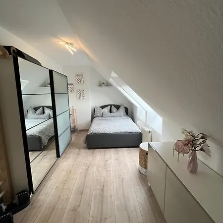 105 Qm Neues Klimatisiertes Fuer Familien Privater Parkplatz Chemnitz