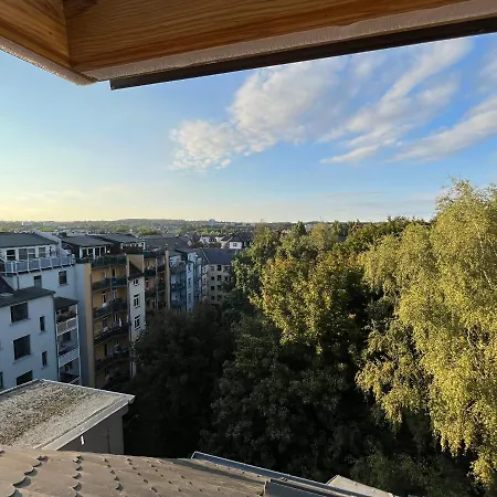 105 Qm Neues Klimatisiertes Fuer Familien Privater Parkplatz Apartmán