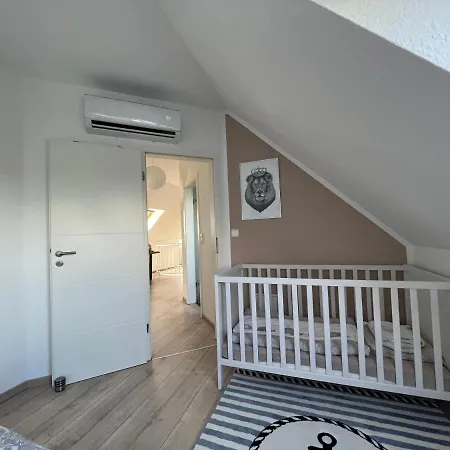 105 Qm Neues Klimatisiertes Fuer Familien Privater Parkplatz Daire *