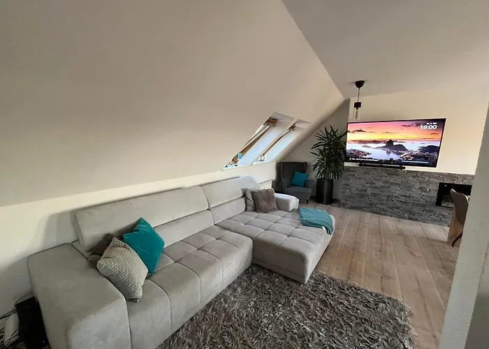 105 Qm Neues Klimatisiertes Fuer Familien Privater Parkplatz 公寓 开姆尼茨