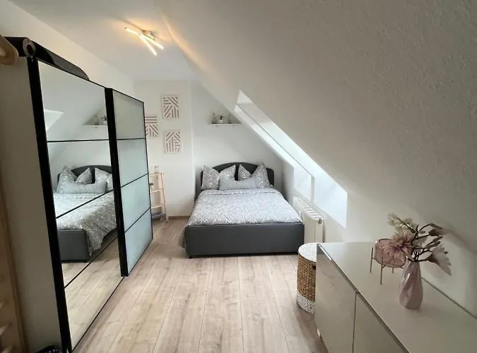 105 Qm Neues Klimatisiertes Fuer Familien Privater Parkplatz 开姆尼茨