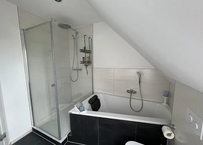 105 Qm Neues Klimatisiertes Fuer Familien Privater Parkplatz