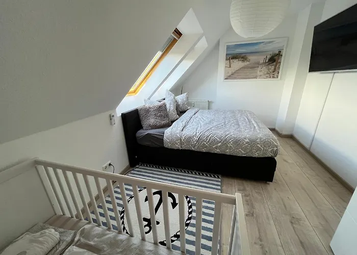 105 Qm Neues Klimatisiertes Fuer Familien Privater Parkplatz * 开姆尼茨